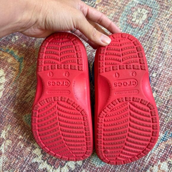 CROCS lined J1 Red Spider-Man Clogs for Kids - Picture 4 of 8